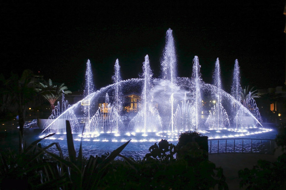Đài nhạc nước kiểu Las Vegas ở Việt Nam